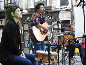 Festival Strenes 2022. Concert de Hatxe Music a la pla&ccedil;a del Vi