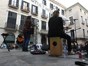 Festival Strenes 2022. Concert de Hatxe Music a la pla&ccedil;a del Vi