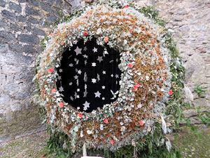 Temps de Flors 2021. Passeig Arqueològic. La majordoma de Sant Narcís