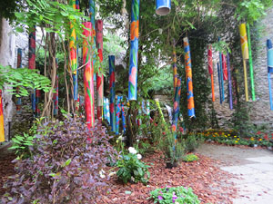 Temps de Flors 2021. Muralla al costat de la Carbonera