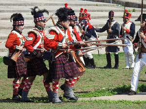 XIII Festa Reviu els Setges Napoleònics de Girona. Desfilada pels carrers de Girona