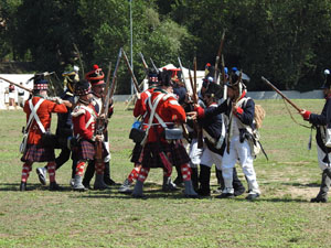 XIII Festa Reviu els Setges Napoleònics de Girona. Desfilada pels carrers de Girona