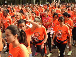 Cursa de la Dona 2022. Concentració i sortida del Parc de la Devesa, cursa pels carrers de Girona