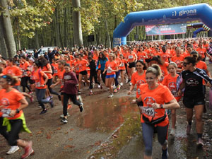 Cursa de la Dona 2022. Concentració i sortida del Parc de la Devesa, cursa pels carrers de Girona