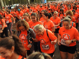 Cursa de la Dona 2022. Concentració i sortida del Parc de la Devesa, cursa pels carrers de Girona