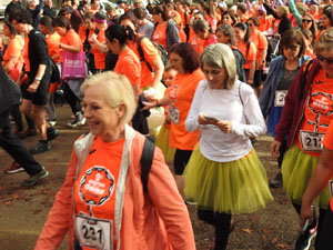 Cursa de la Dona 2022. Concentració i sortida del Parc de la Devesa, cursa pels carrers de Girona