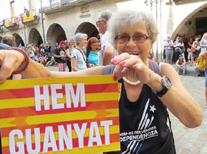 Diada Nacional 2022. Concentració a la plaça del Vi, lectura del manifest i cant de Els Segadors