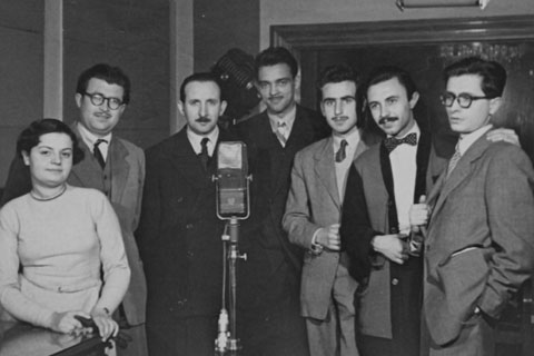 Els membres del grup Postectura entrevistats a Radio Nacional de Barcelona amb motiu de la inauguraci&oacute; de la seva exposici&oacute; a les Galeries Laietanes. 1950