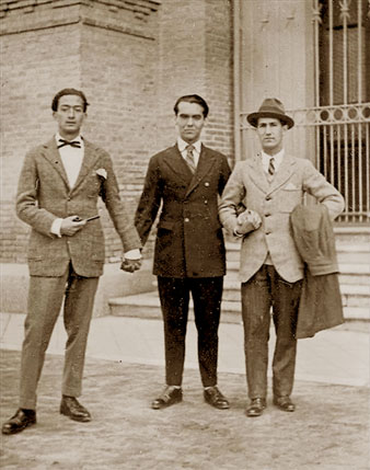 Salvador Dalí, Federico Garcia Lorca i Pepín Bello davant el Museu de Ciències Naturals de Madrid, 1925