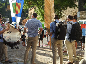 Festa Major de Sant Daniel 2022 - Cercavila des del mirador de Montorr&oacute; a la placeta d'entrada del Monestir de Sant Daniel