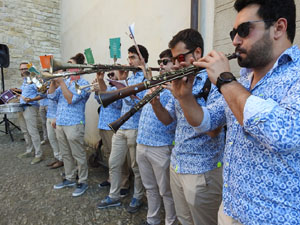 Festa Major de Sant Daniel 2022 - Cercavila des del mirador de Montorr&oacute; a la placeta d'entrada del Monestir de Sant Daniel