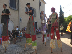 Festa Major de Sant Daniel 2022 - Cercavila des del mirador de Montorr&oacute; a la placeta d'entrada del Monestir de Sant Daniel