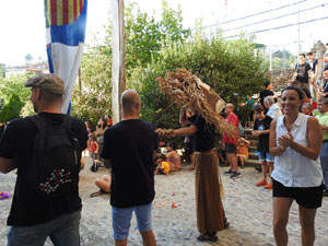 Festa Major de Sant Daniel 2022 - Cercavila des del mirador de Montorr&oacute; a la placeta d'entrada del Monestir de Sant Daniel