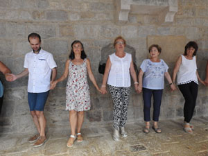 Festa Major de Sant Daniel 2022 - Ballada de la Sardana de les monges al claustre del Monestir de Sant Daniel