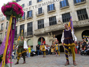 Fires de Sant Narcís 2022. Toc de rams. Cerimònia del canvi de rams de les gegantes