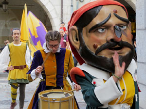 Fires de Sant Narcís 2022. Toc de rams. Cerimònia del canvi de rams de les gegantes