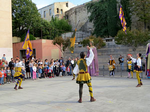 Fires de Sant Narc&iacute;s 2022. Toc de rams. Cerim&ograve;nia del canvi de rams de les gegantes