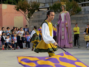 Fires de Sant Narc&iacute;s 2022. Toc de rams. Cerim&ograve;nia del canvi de rams de les gegantes