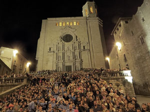 Fires de Sant Narcís 2022. Pilar a les escales de la Catedral