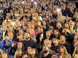 Fires de Sant Narcís 2022. Pilar a les escales de la Catedral