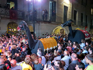 Fires de Sant Narcís 2022. El pregó. Ballades a la plaça del Vi