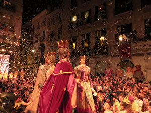 Fires de Sant Narcís 2022. Ball de l'Àliga, capgrossos i gegants