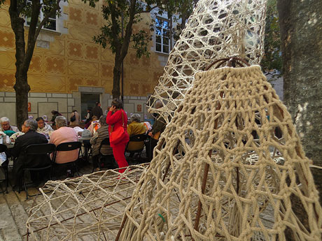 Fires de Sant Narcís 2022. Trobada de puntaires al pati de les Magnòlies