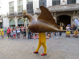 Arribada a la pla&ccedil;a del Vi i ball de l'&Agrave;liga de la Ciutat
