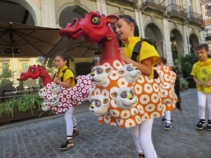 Cercavila de la Flama del Canig&oacute; 2022 fins la pla&ccedil;a del Vi