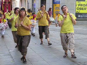Cercavila de la Flama del Canig&oacute; 2022 fins la pla&ccedil;a del Vi