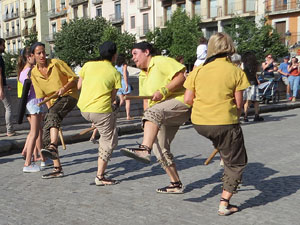 Cercavila de la Flama del Canig&oacute; 2022 fins la pla&ccedil;a del Vi