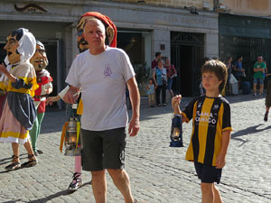 Cercavila de la Flama del Canig&oacute; 2022 fins la pla&ccedil;a del Vi