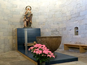 Temps de Flors 2022. Bas&iacute;lica de Sant Feliu. Interior de la nau