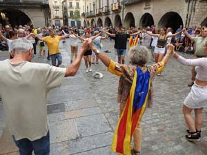 Diada Nacional 2023. Ballada de sardanes a la plaça del Vi