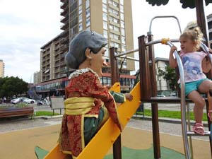 Cercavila de la Flama del Canig&oacute; 2023 fins la pla&ccedil;a del Vi