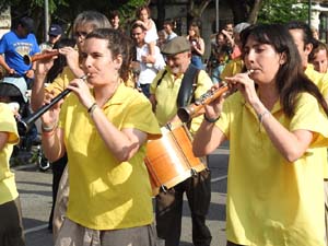 Cercavila de la Flama del Canig&oacute; 2023 fins la pla&ccedil;a del Vi