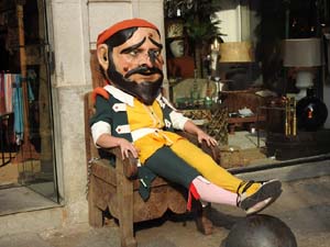 Cercavila de la Flama del Canig&oacute; 2023 fins la pla&ccedil;a del Vi