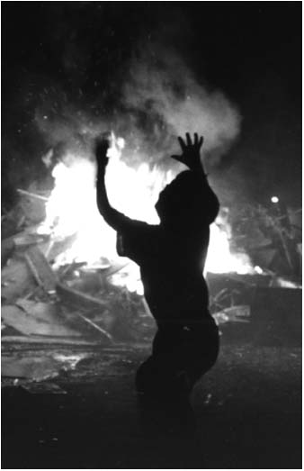 Foguera de Sant Joan a Girona. 1994