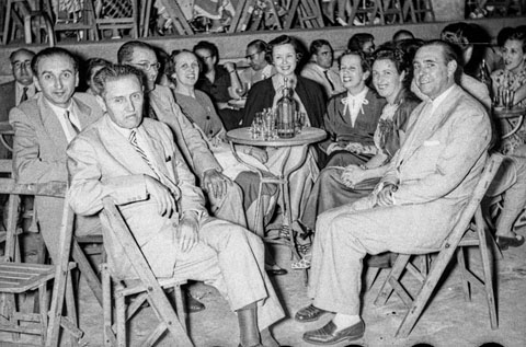 Revetlla de Sant Joan a les Piscines Municipals de la Devesa. 1948