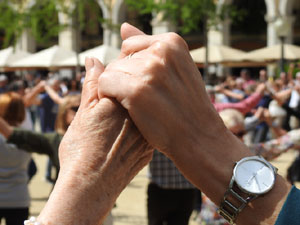 Sant Jordi 2023. Audici&oacute; de sardanes amb la Cobla Bisbal Jove