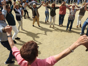 Sant Jordi 2023. Audici&oacute; de sardanes amb la Cobla Bisbal Jove