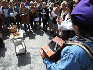 Setmana Santa 2023 a Girona.  Cantada de Caramelles