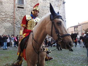 Setmana Santa 2023 a Girona. Sortida dels Manaies per lliurar el Penó