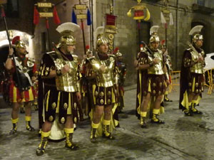 Setmana Santa 2023 a Girona. Sortida dels Manaies per lliurar el Penó