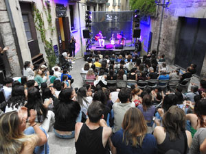 Festival Strenes 2023. Concert de Socunbohemio a la pujada de Sant Domènec