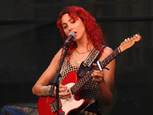 Festival Strenes 2023. Concert de Le Nais a la pujada de Sant Domènec