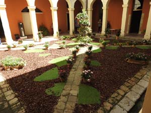 Temps de Flors 2023. Museu d'Hist&ograve;ria de Girona (Claustre)
