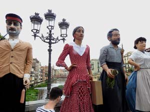 Cercavila d'inauguració del Festival Undarius