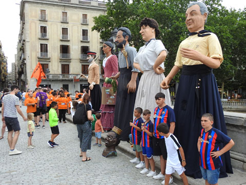 Plantada de gegants al pont de Pedra