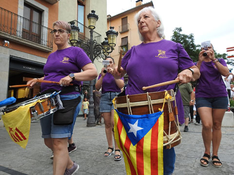 La cercavila a la Rambla de la Llibertat
